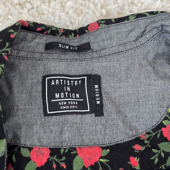 Mens button down casual roses - Picture 2 of 2